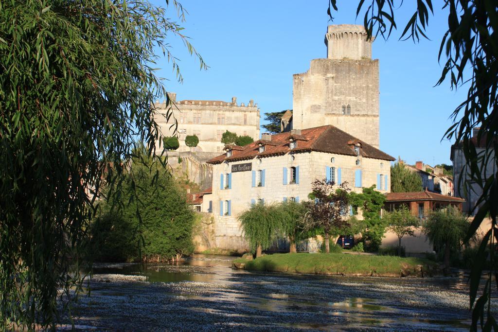 Hostellerie Les Griffons Bourdeilles 外观 照片